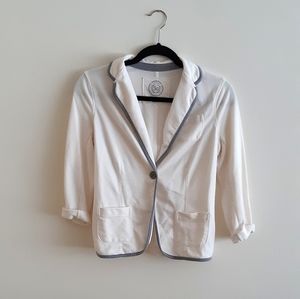 4/25$ 🌻 White cotton blazer with 3/4 sleeves